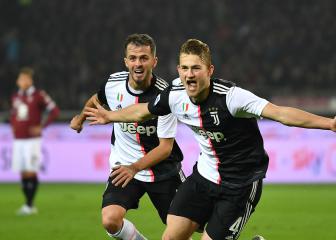 De Boer says De Ligt sprung a surprise by choosing Juventus