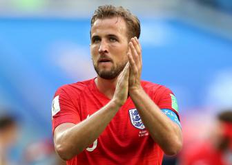Harry Kane salutes NHS hero Captain Tom Moore