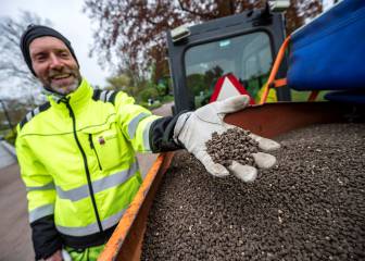 Swedish town uses chicken manure to help stop spread of coronavirus