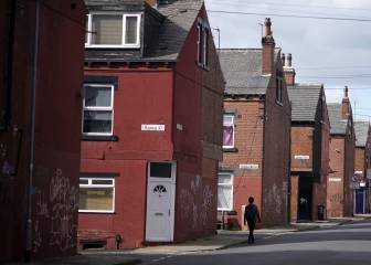 Coronavirus summary: deaths and cases - 12 May