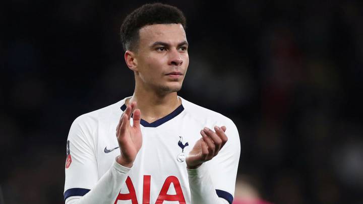 England midfielder Dele Alli robbed at knifepoint at home - reports