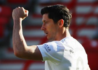 Lewandowski reaches 40-goal mark for fifth straight season