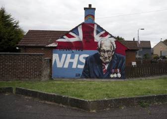 UK fund-raiser Colonel Tom Moore, 100, to be knighted