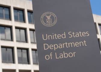 US unemployment figures rise by 2.4m despite easing of lockdown