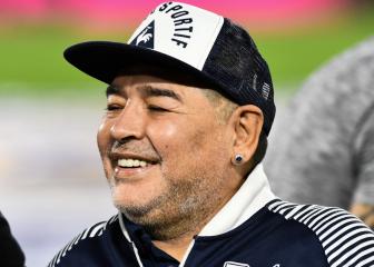 Maradona renews with Gimnasia y Esgrima
