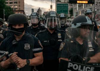 When does the New York curfew start and end?