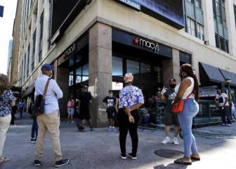 Is it safe to go shopping, dine in during Phase 2 in New York?