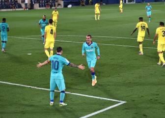 Barcelona thrash Villarreal, Asenjo prevents heavier defeat