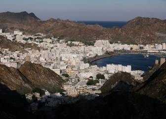 Oman imposes two week coronavirus lockdown