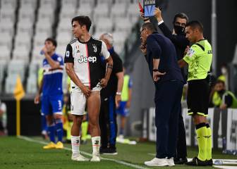 Worry for Juventus as Dybala limps off injured