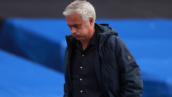 Mourinho takes aim at Manchester United penalty record