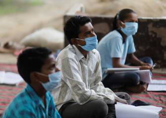 Schools in West Bengal set to re-open on teachers' day