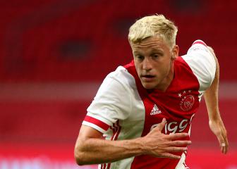 Van de Beek happy at Ajax amid Real Madrid, Man Utd links