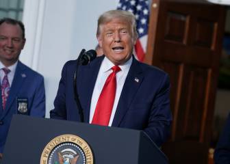 Trump blames Democrats for stimulus package delay