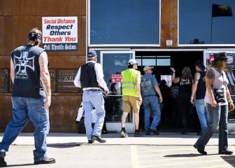 Why has South Dakota rejected the $300-a-week unemployment benefit?