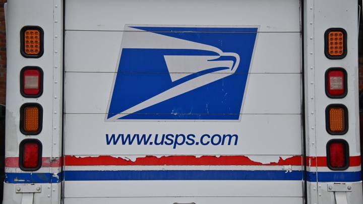 Second stimulus check: how can the postal service battle affect it?