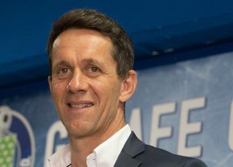 Barcelona promote Ramon Planes to replace Eric Abidal