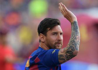 Barça in turmoil as Messi tells club he's leaving