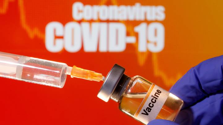 According to US Government and WHO, who would get coronavirus vaccine first?