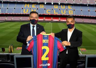 Sergiño Dest will wear the number 2 jersey that Dani Alves once wore in FC Barcelona