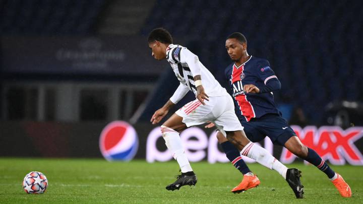 Manchester United stun PSG with late Rashford winner - AS.com