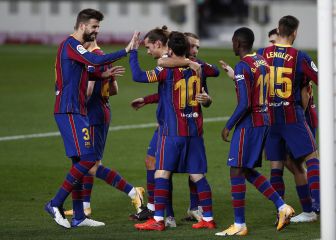 Barcelona run riot against Betis after Messi half-time entrance