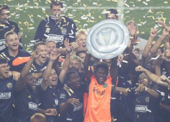 Why did the Philadelphia Union lift the Supporters’ Shield at the end of the MLS regular season?