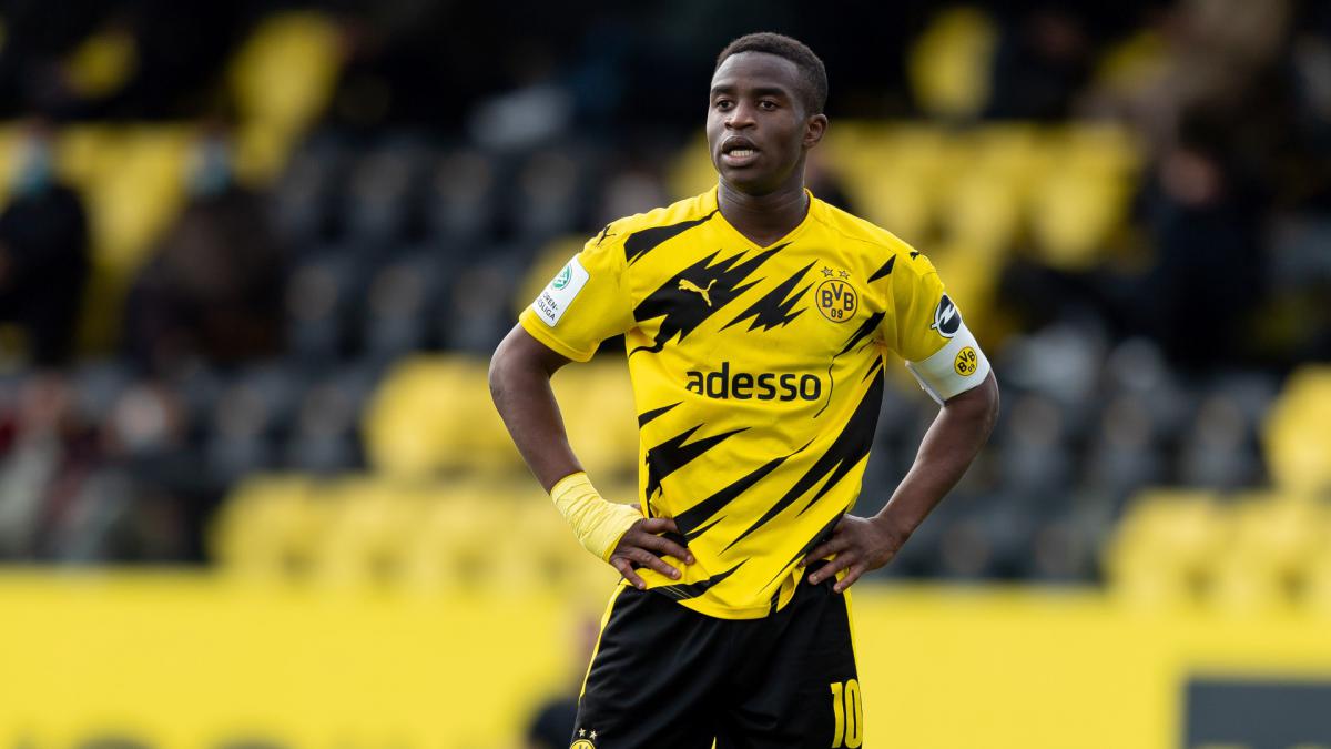 Dortmund's Moukoko makes Bundesliga history - AS.com