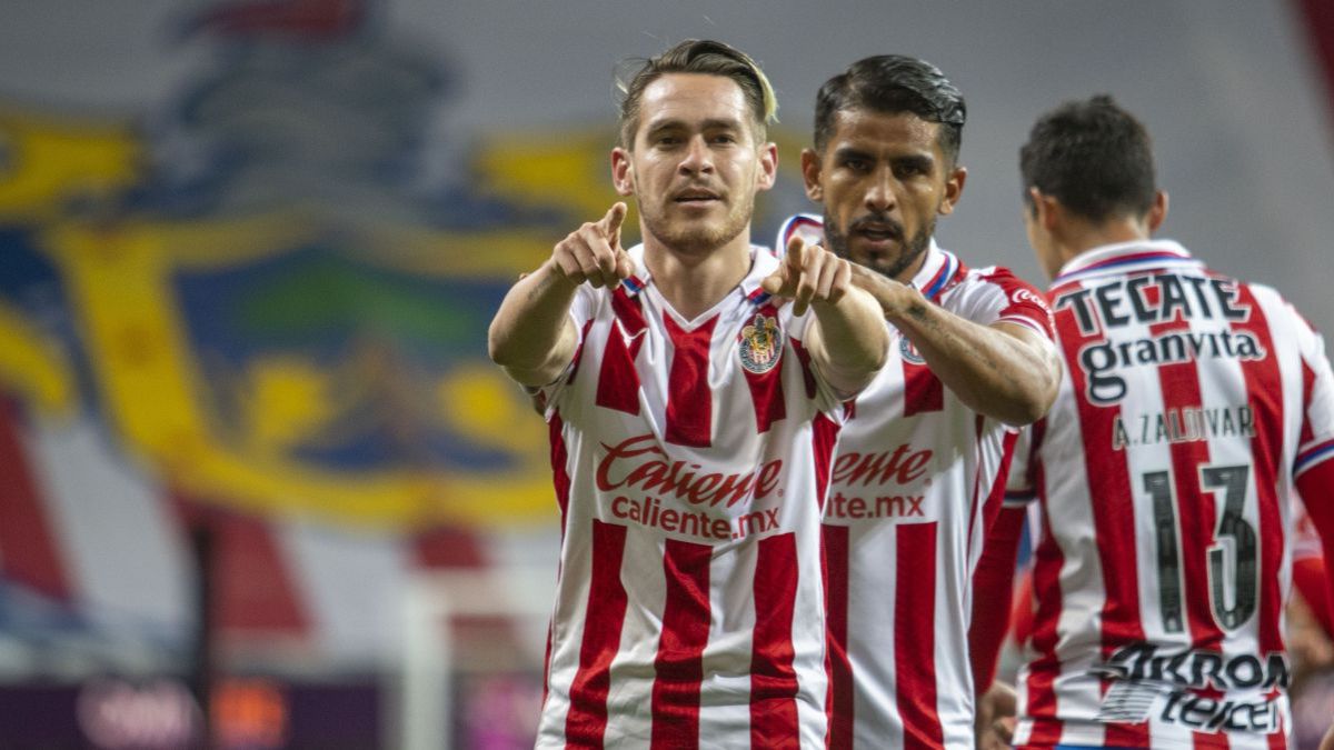 Chivas will let people in the stadium for the game against Club América ...