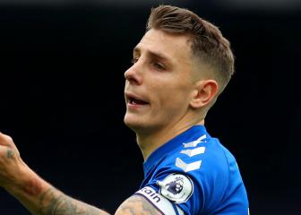 Everton's Lucas Digne to undergo surgery on injured ankle
