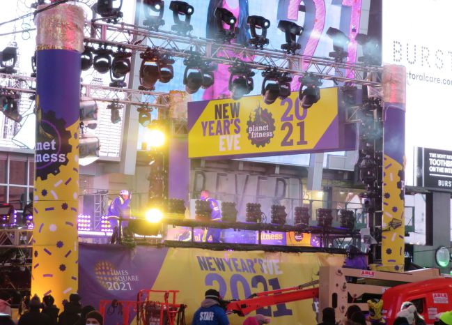 New York Nye Countdown How To Watch Live Stream Of Times Square And Ball Drop As Com