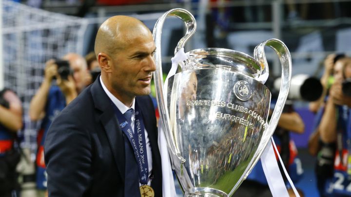 Real Madrid consider Raúl the natural heir to Zidane