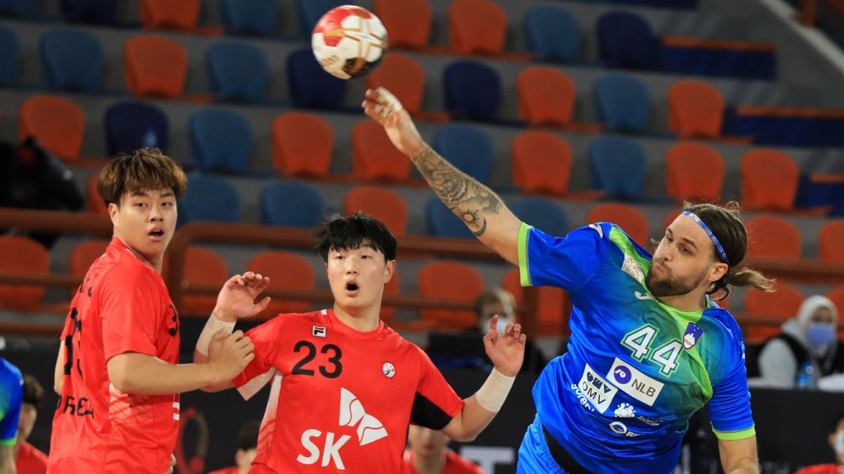 Slovenia thrash South Korea 51-29 at Handball -