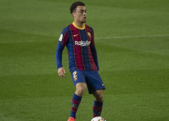 Sergiño Dest back in starting lineup in Barcelona’s Champions League defeat