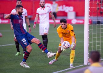 Sevilla goalkeeper Bono sets new club record