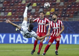 Giroud wonder-strike enough to see off abject Atlético