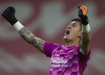 Raúl Gudiño signs a contract extension with Chivas