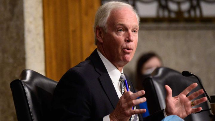 Why is Sen. Ron Johnson proving unpopular during the Senate stimulus check debate?