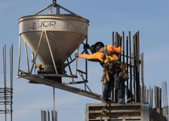 Who is eligible for the unemployment benefits extension?