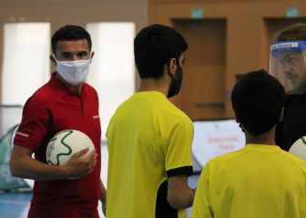 Tim Cahill visits football courses for people with disabilities