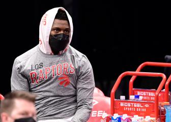 Lowry stays with Raptors, Miami acquire Oladipo