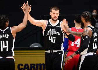 Clippers snap 76ers streak as Popovich joins exclusive club