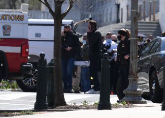 US Capitol on lockdown: Officer and suspect killed in attack