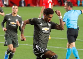 Late penalty adds gloss to United win