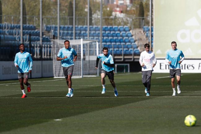 Real Madrid Barcelona Starting Line Ups For El Clasico As Com