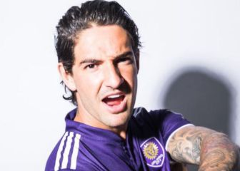 Pato suffers early exit due to apparent injury on MLS debut