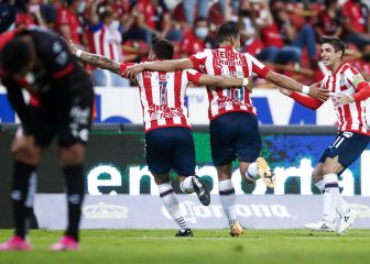 Chivas win Clásico Tapatío and move into playoff picture