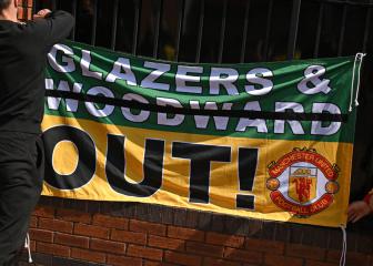 Man Utd fans protest on Old Trafford pitch before Liverpool game