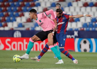 Barcelona's title chances dwindle after Levante draw