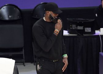 LeBron to sit tonight, eyeing a return on Wednesday in Houston